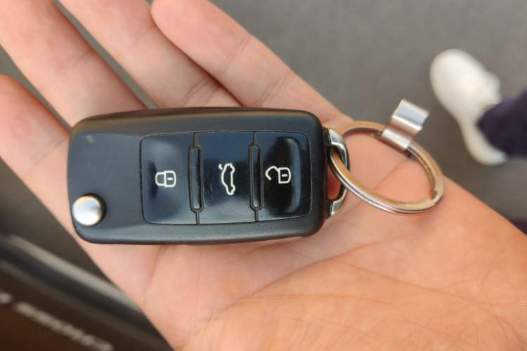 Used Volkswagen Cross Lavida 2014 1.6L Automatic Vehicle Key
