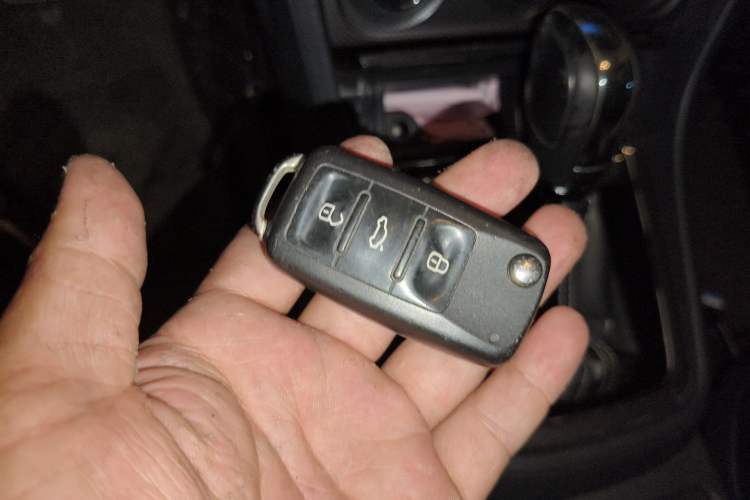 Used Volkswagen Cross Lavida 2014 1.6L Automatic Vehicle Key