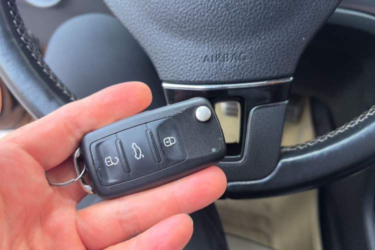 Used Volkswagen Cross Lavida 2014 1.4TSI DSG Vehicle Key