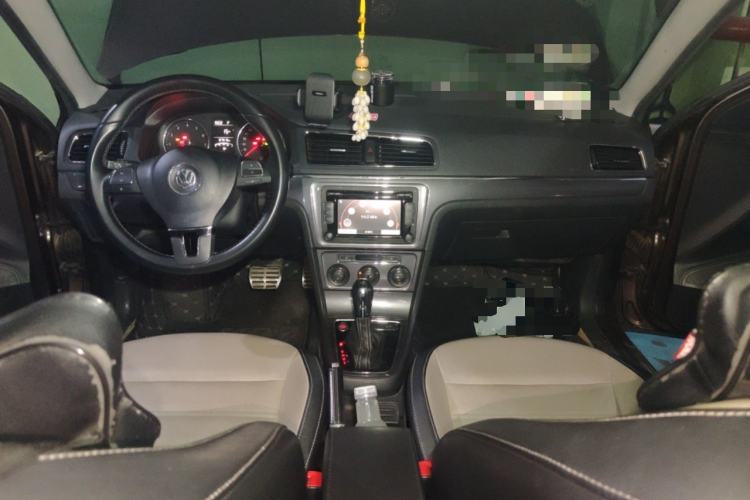 Used Volkswagen Cross Lavida 2014 1.4TSI DSG Center Console