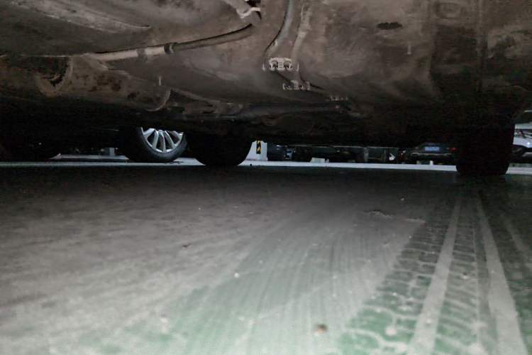 Used Volkswagen Cross Lavida 2014 1.6L Automatic Chassis Rear Right