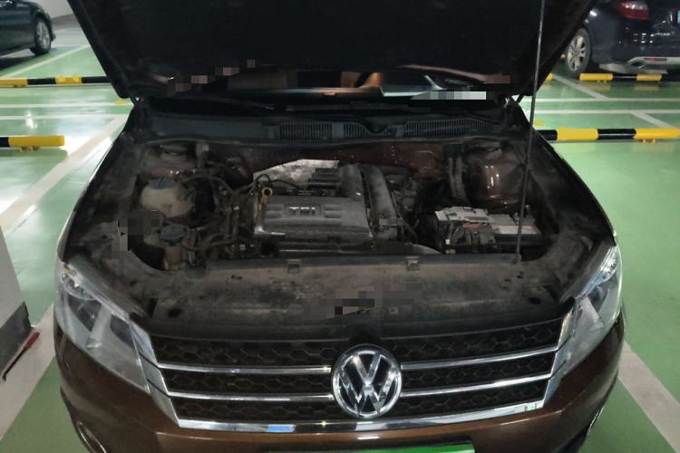Used Volkswagen Cross Lavida 2014 1.4TSI DSG Engine Bay