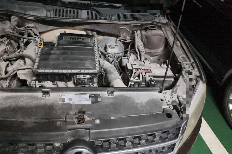 Used Volkswagen Cross Lavida 2014 1.6L Automatic Engine Bay Left