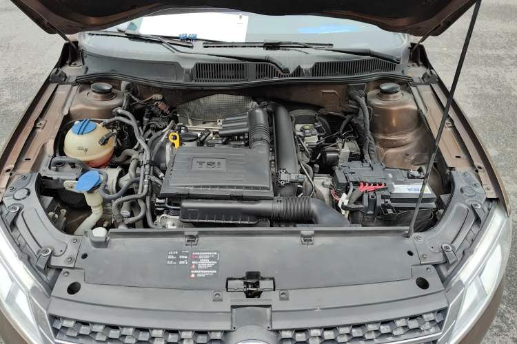 Used Volkswagen Cross Lavida 2014 1.4TSI DSG Engine Bay