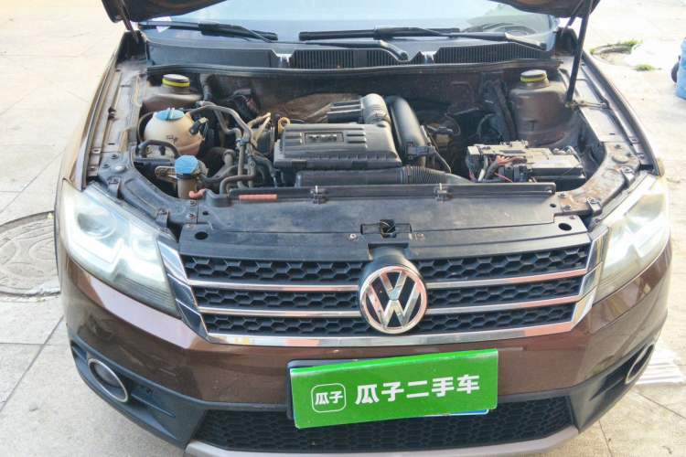 Used Volkswagen Cross Lavida 2014 1.4TSI DSG Engine Bay Right