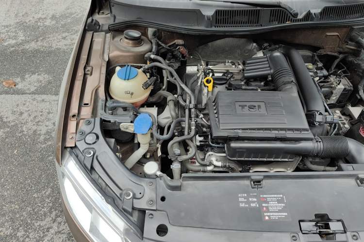 Used Volkswagen Cross Lavida 2014 1.4TSI DSG Engine Bay Right