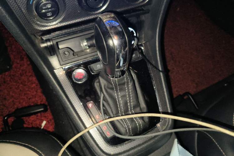 Used Volkswagen Cross Lavida 2014 1.4TSI DSG Gear Lever