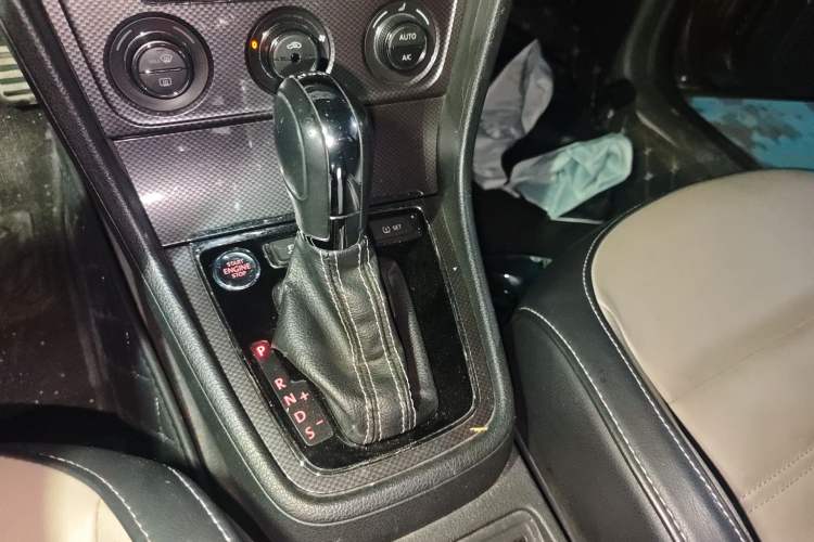 Used Volkswagen Cross Lavida 2014 1.4TSI DSG Gear Lever