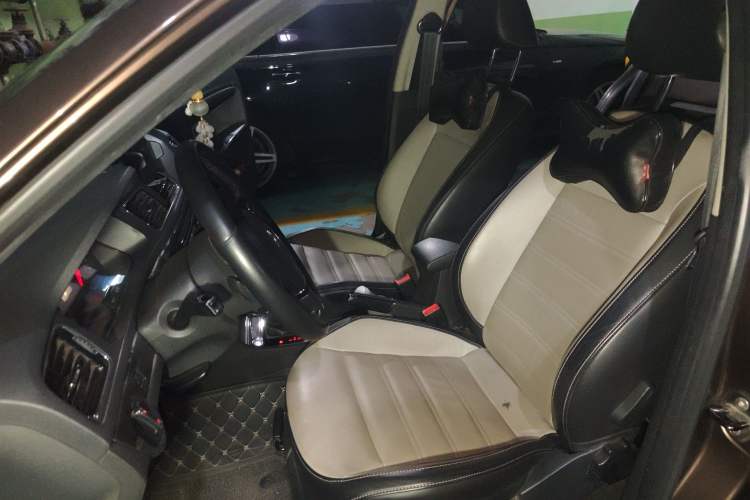 Used Volkswagen Cross Lavida 2014 1.4TSI DSG Left Front Seat