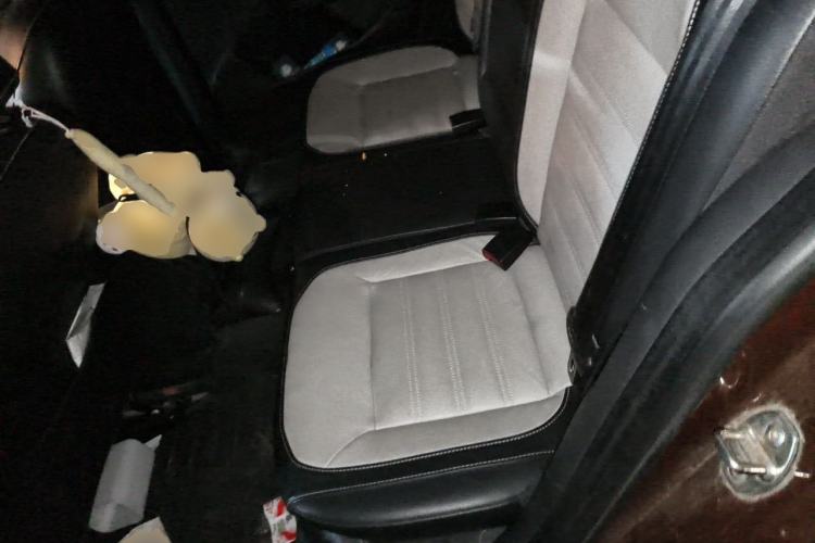 Used Volkswagen Cross Lavida 2014 1.6L Automatic Left Rear Seat