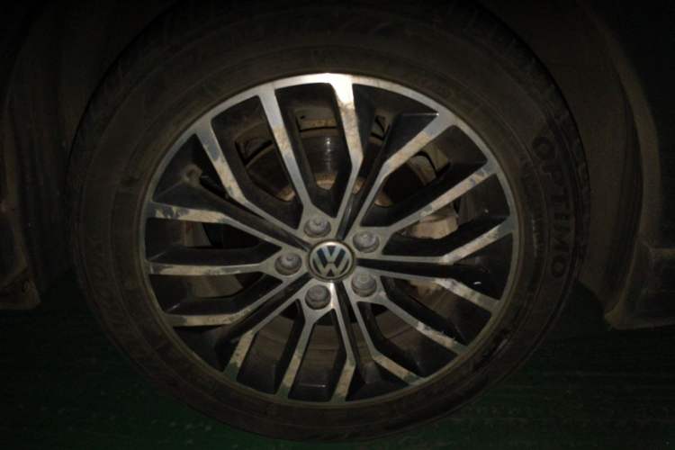 Used Volkswagen Cross Lavida 2014 1.6L Automatic Right Front Wheel Hub