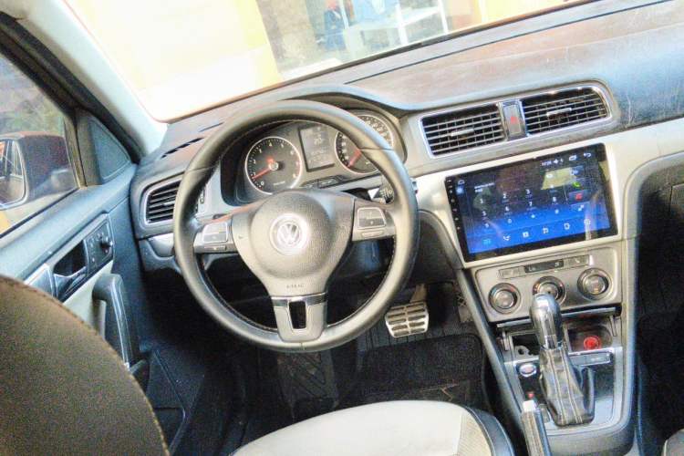Used Volkswagen Cross Lavida 2014 1.4TSI DSG Steering Wheel