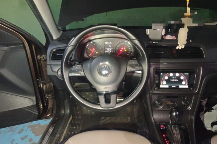 Used Volkswagen Cross Lavida 2014 1.4TSI DSG Steering Wheel