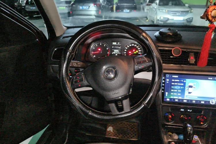Used Volkswagen Cross Lavida 2014 1.6L Automatic Steering Wheel