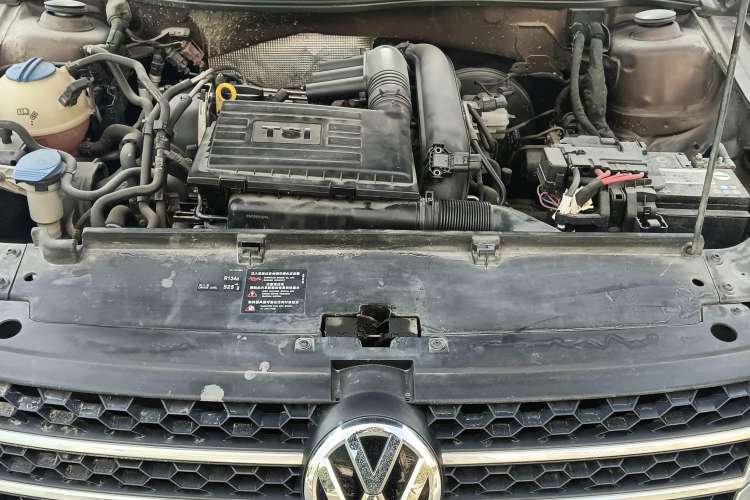 Used Volkswagen Cross Lavida 2014 1.4TSI DSG Engine Bay