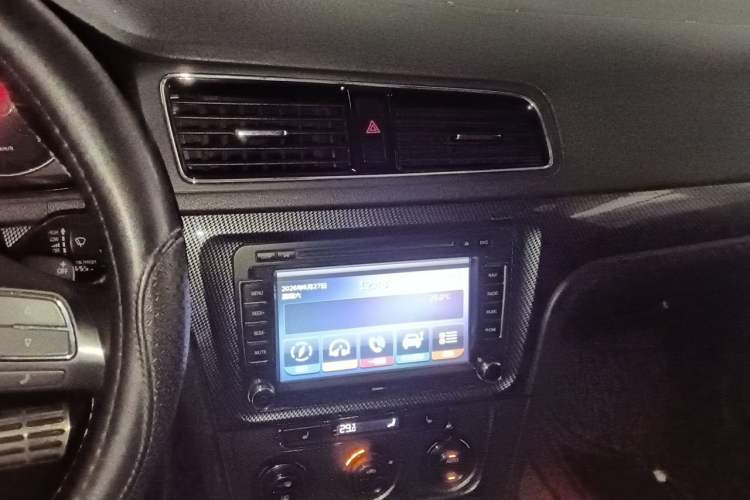 Used Volkswagen Cross Lavida 2014 1.4TSI DSG Audio And AC Panel