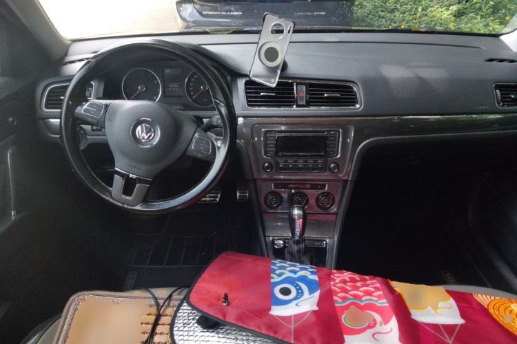Used Volkswagen Cross Lavida 2014 1.4TSI DSG Center Console