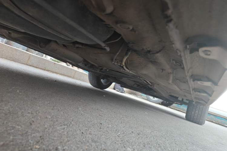 Used Volkswagen Cross Lavida 2014 1.6L Automatic Chassis Rear Right