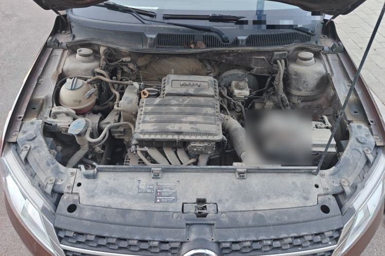 Used Volkswagen Cross Lavida 2014 1.6L Automatic Engine Bay