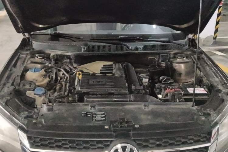 Used Volkswagen Cross Lavida 2014 1.4TSI DSG Engine Bay