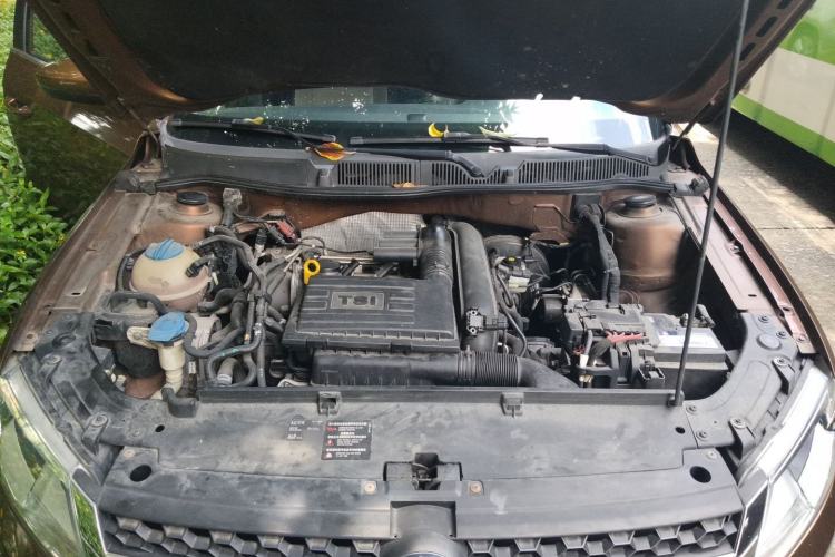 Used Volkswagen Cross Lavida 2014 1.4TSI DSG Engine Bay