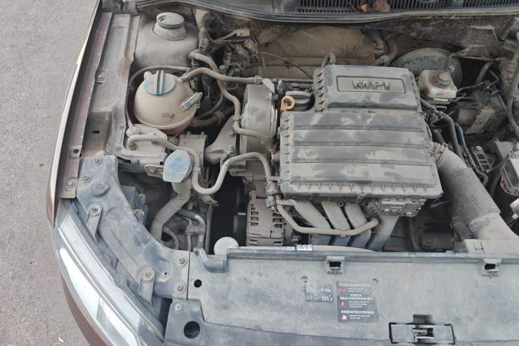 Used Volkswagen Cross Lavida 2014 1.6L Automatic Engine Bay Right