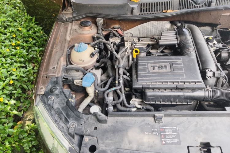 Used Volkswagen Cross Lavida 2014 1.4TSI DSG Engine Bay Right