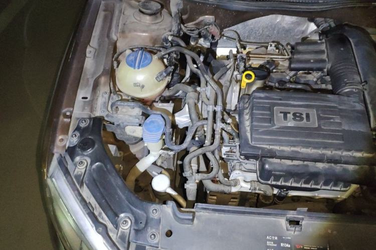 Used Volkswagen Cross Lavida 2014 1.4TSI DSG Engine Bay Right