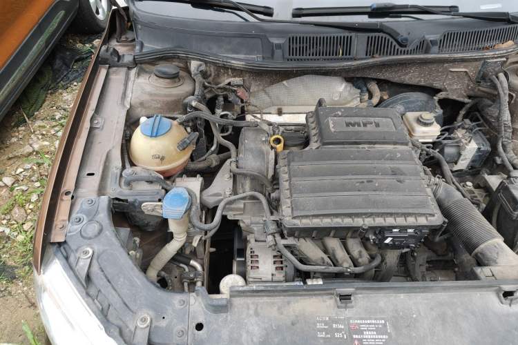 Used Volkswagen Cross Lavida 2014 1.6L Automatic Engine Bay Right