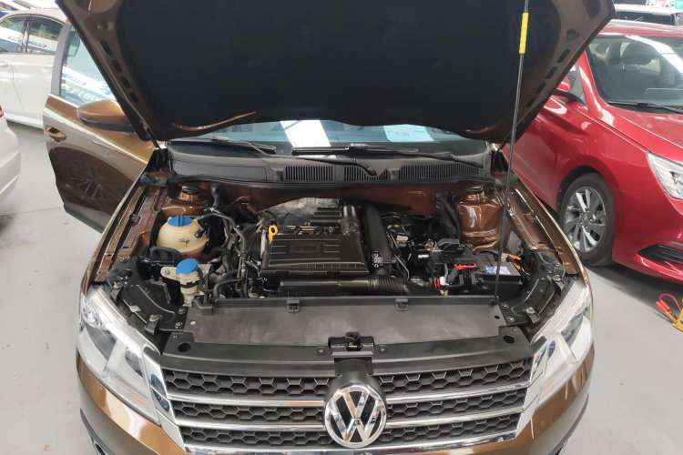 Used Volkswagen Cross Lavida 2014 1.4TSI DSG Engine Bay