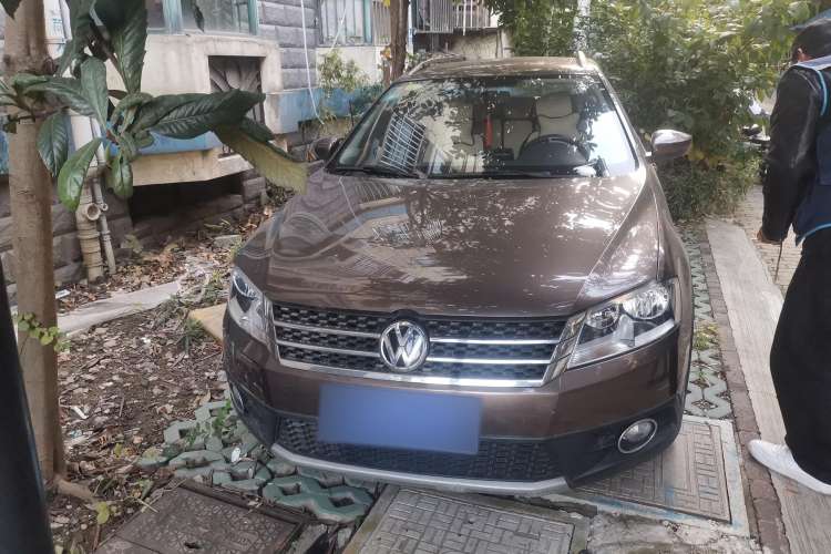 Used Volkswagen Cross Lavida 2014 1.4TSI DSG Front