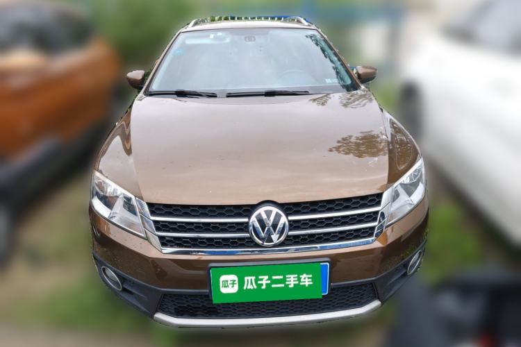 Used Volkswagen Cross Lavida 2014 1.6L Automatic Front