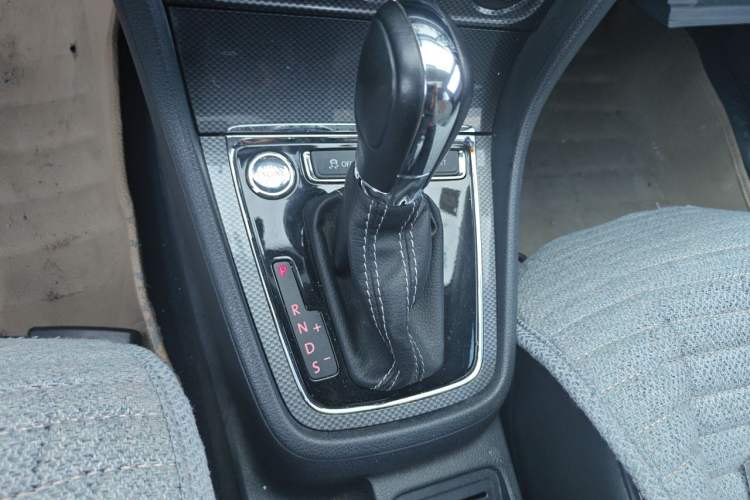 Used Volkswagen Cross Lavida 2014 1.6L Automatic Gear Lever
