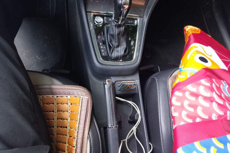 Used Volkswagen Cross Lavida 2014 1.4TSI DSG Gear Lever