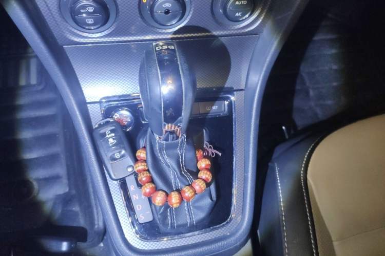 Used Volkswagen Cross Lavida 2014 1.4TSI DSG Gear Lever
