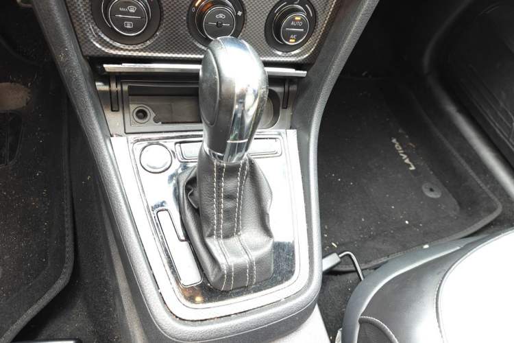 Used Volkswagen Cross Lavida 2014 1.6L Automatic Gear Lever