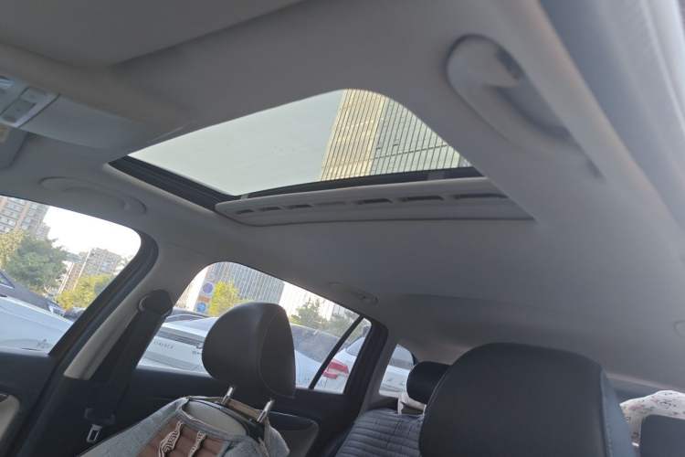 Used Volkswagen Cross Lavida 2014 1.6L Automatic Headliner