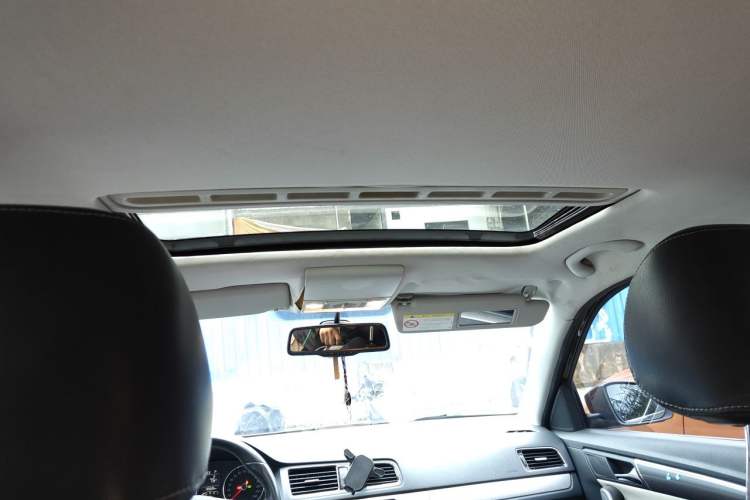 Used Volkswagen Cross Lavida 2014 1.6L Automatic Headliner