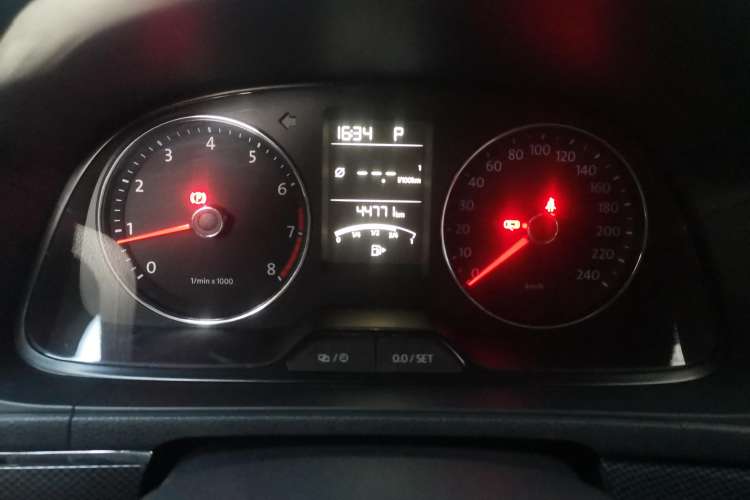 Used Volkswagen Cross Lavida 2014 1.4TSI DSG Instrument Cluster