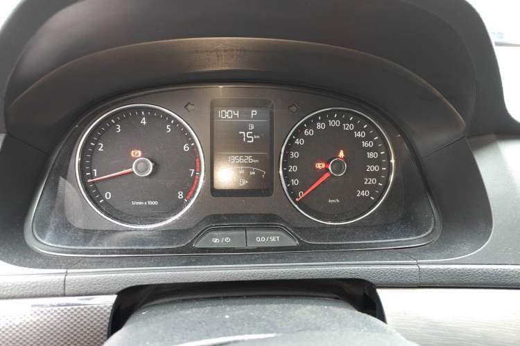 Used Volkswagen Cross Lavida 2014 1.6L Automatic Instrument Cluster