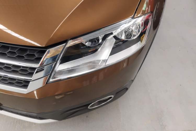 Used Volkswagen Cross Lavida 2014 1.4TSI DSG Left Front Headlight