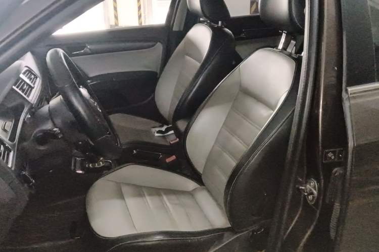 Used Volkswagen Cross Lavida 2014 1.4TSI DSG Left Front Seat
