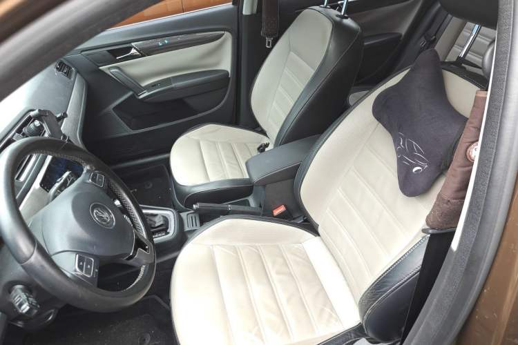 Used Volkswagen Cross Lavida 2014 1.6L Automatic Left Front Seat