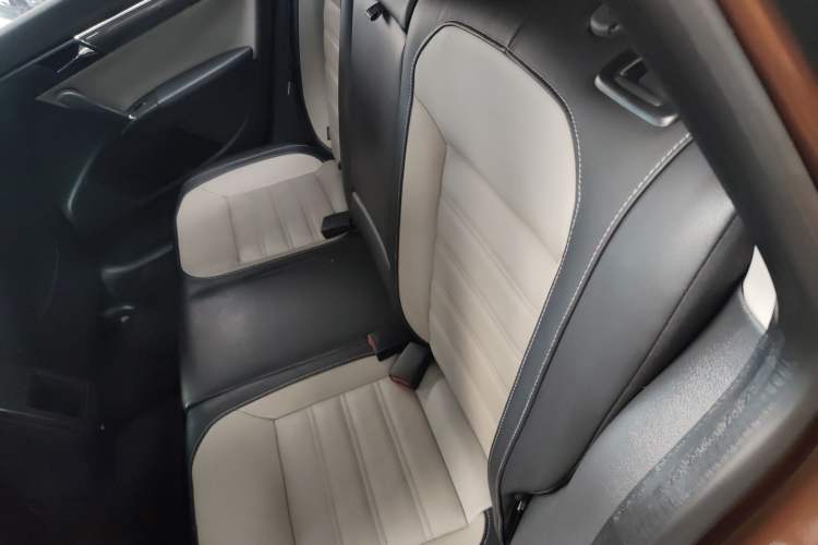 Used Volkswagen Cross Lavida 2014 1.4TSI DSG Left Rear Seat