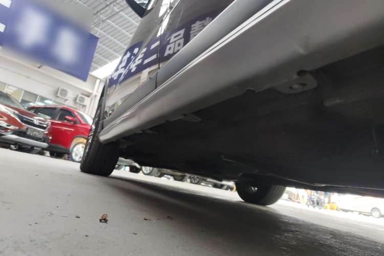 Used Volkswagen Cross Lavida 2014 1.4TSI DSG Left Side Sill