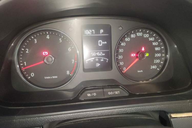 Used Volkswagen Cross Lavida 2014 1.4TSI DSG Odometer Close Up