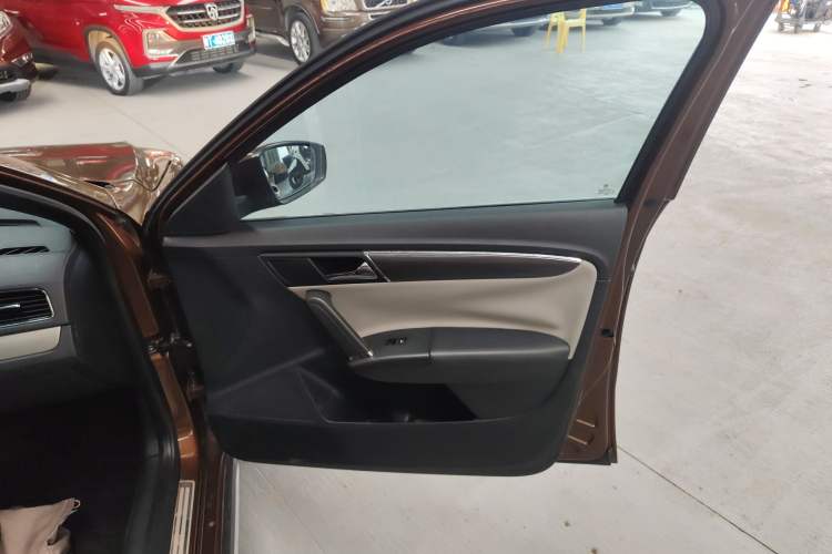 Used Volkswagen Cross Lavida 2014 1.4TSI DSG Right Front Door Interior