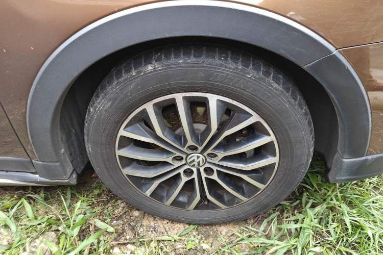 Used Volkswagen Cross Lavida 2014 1.6L Automatic Right Front Wheel Hub