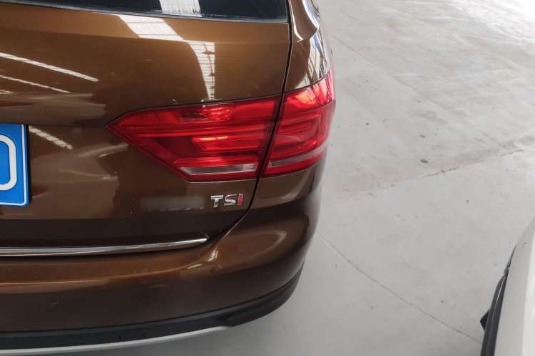 Used Volkswagen Cross Lavida 2014 1.4TSI DSG Right Rear Taillight