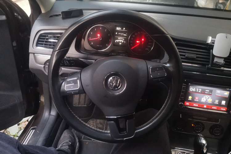 Used Volkswagen Cross Lavida 2014 1.4TSI DSG Steering Wheel